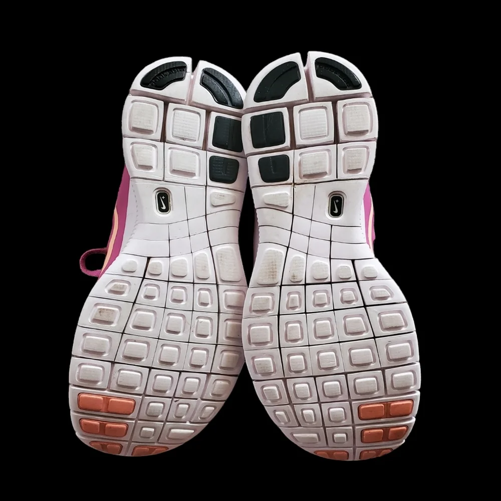 Nike free Pink and Peach Womens running shoes. Size 10 US. - Picture 8 of 11